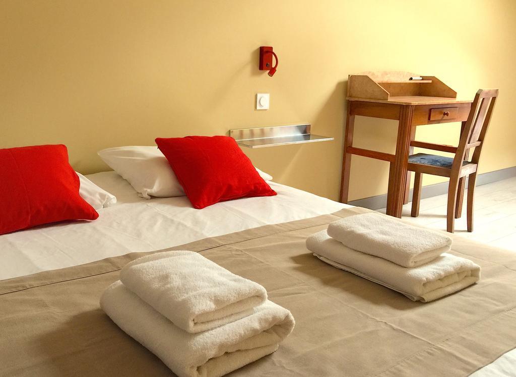 L'Estaminet Hotell Mazille Exteriör bild